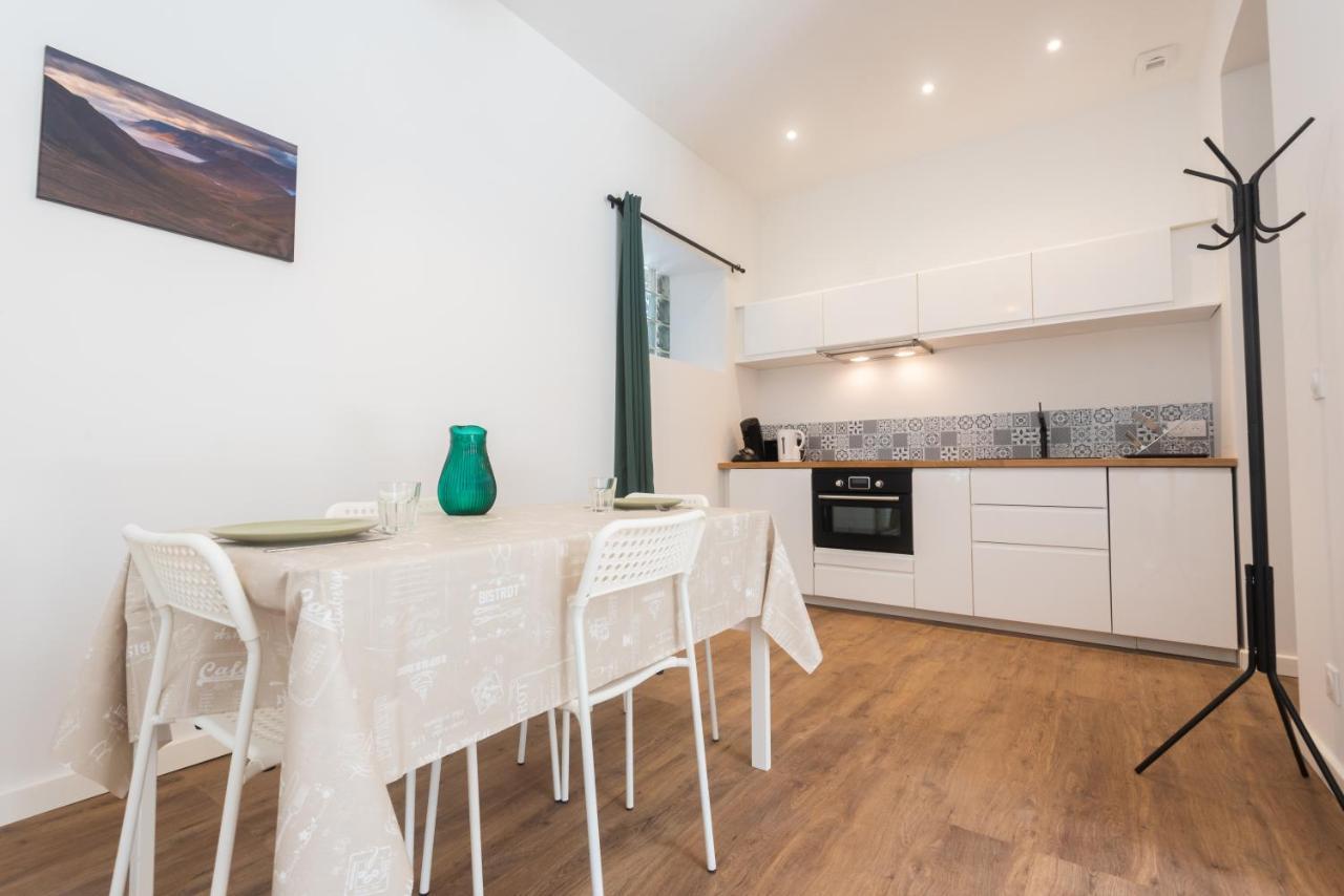 Appartements Centre-Ville - Wifi - Cuisine Tout Equipee - Lave-Linge Pau Εξωτερικό φωτογραφία